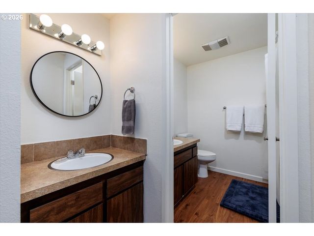 9124 Sw WILSHIRE St, Portland, OR 97225