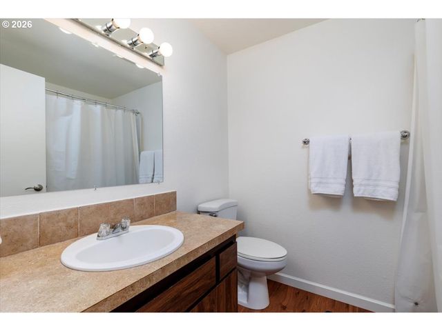 9124 Sw WILSHIRE St, Portland, OR 97225