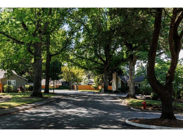 9124 Sw WILSHIRE St, Portland, OR 97225