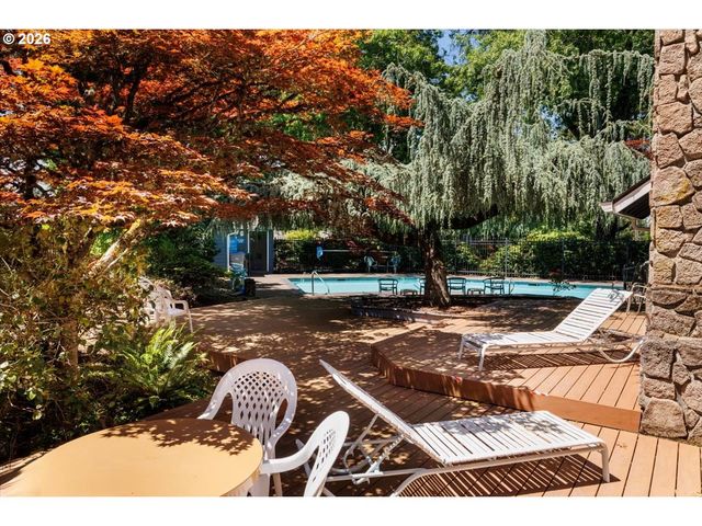 9124 Sw WILSHIRE St, Portland, OR 97225