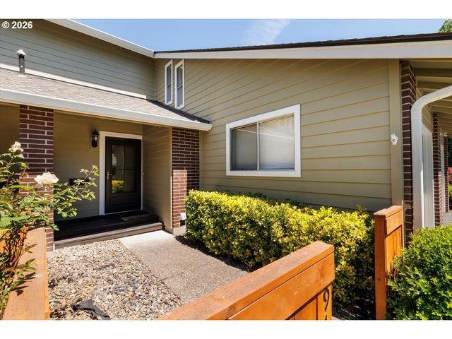 9124 Sw WILSHIRE St, Portland, OR 97225