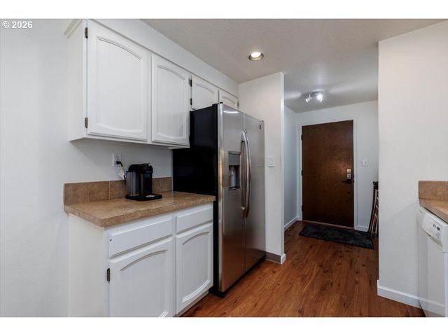 9124 Sw WILSHIRE St, Portland, OR 97225