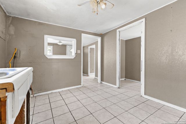 508 E Edmonds Ave, San Antonio, TX 78214