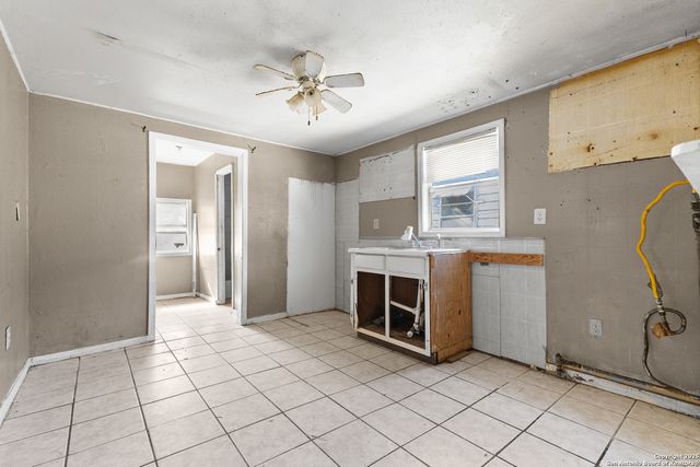 508 E Edmonds Ave, San Antonio, TX 78214