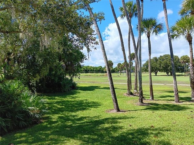 18 Vista Gardens Trail 102, Vero Beach, FL 32962