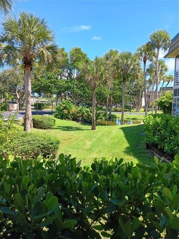 18 Vista Gardens Trail 102, Vero Beach, FL 32962