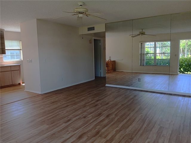 18 Vista Gardens Trail 102, Vero Beach, FL 32962