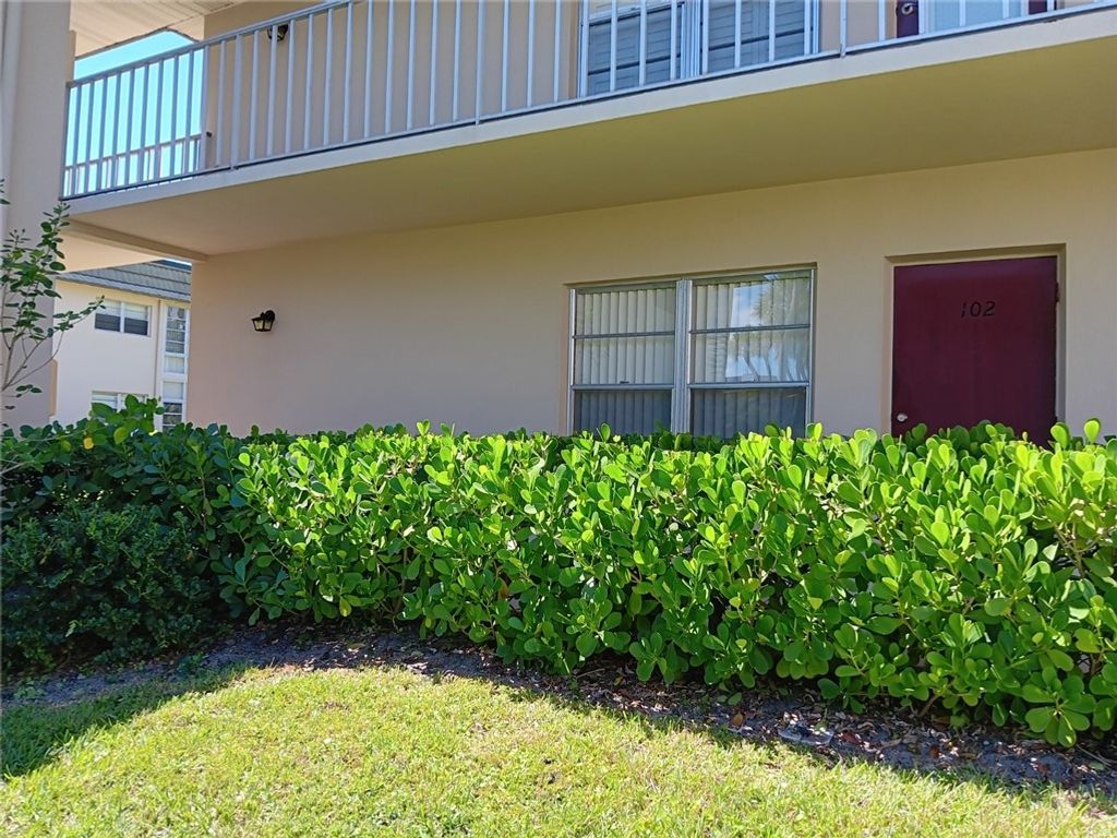 18 Vista Gardens Trail 102, Vero Beach, FL 32962