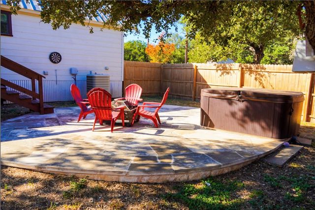 145 Lea LN, Wimberley, TX 78676