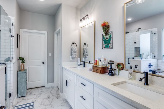 805 Woodhaven Court, Granbury, TX 76048