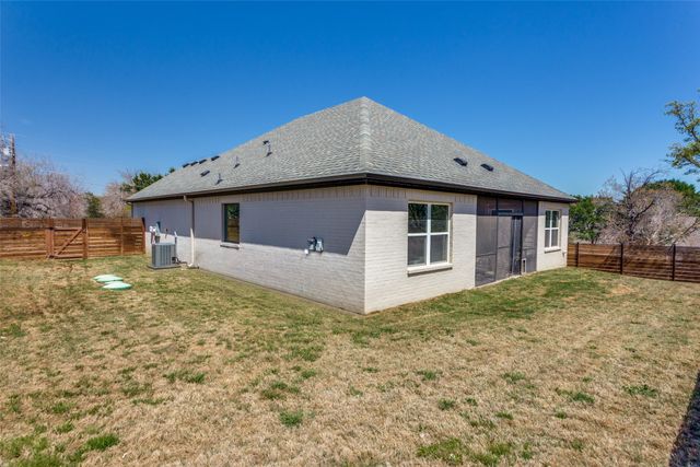 805 Woodhaven Court, Granbury, TX 76048