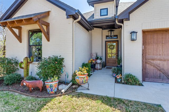805 Woodhaven Court, Granbury, TX 76048