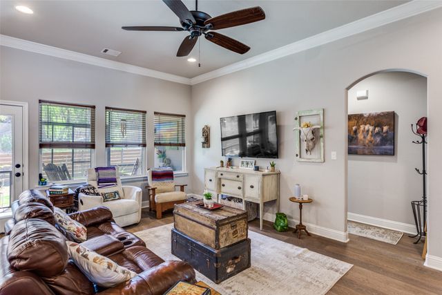 805 Woodhaven Court, Granbury, TX 76048