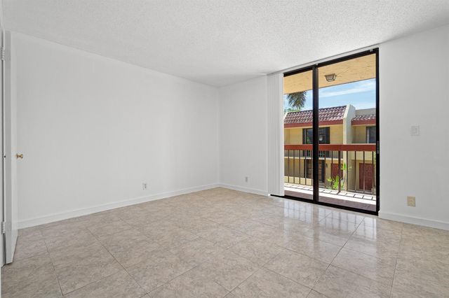 769 SE 1st Way 85, Deerfield Beach, FL 33441
