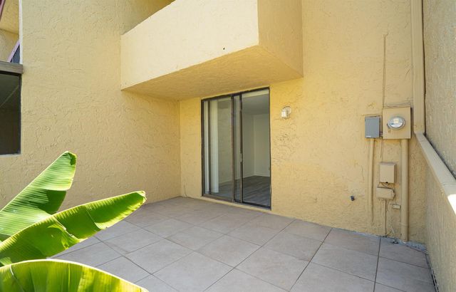 769 SE 1st Way 85, Deerfield Beach, FL 33441