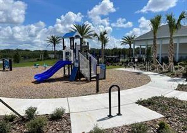 1025 FIG STREET, Tavares, FL 32778