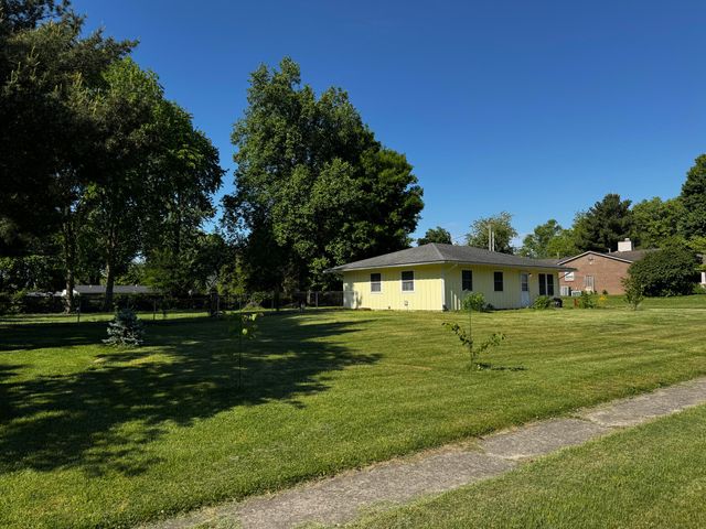 3033 Arrowhead Drive, Lexington, KY 40503