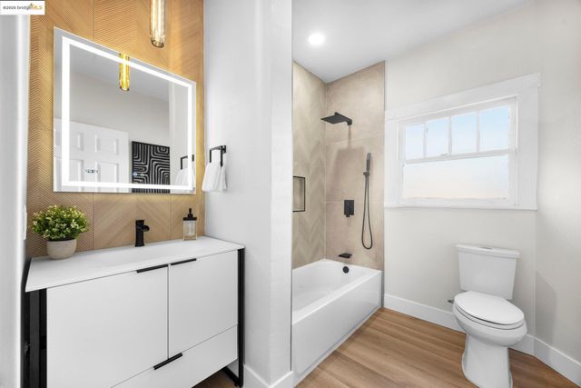 415 Sunnyslope Ave, Oakland, CA 94610