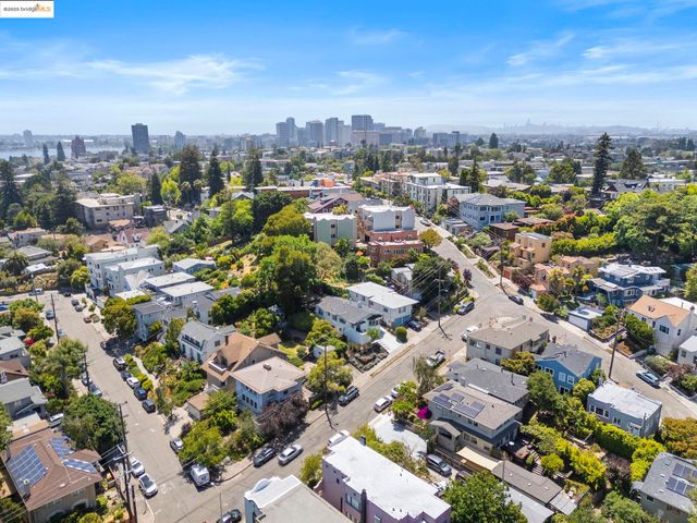 415 Sunnyslope Ave, Oakland, CA 94610