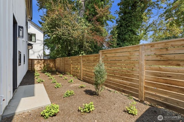 9012 124th Lane NE, Kirkland, WA 98033