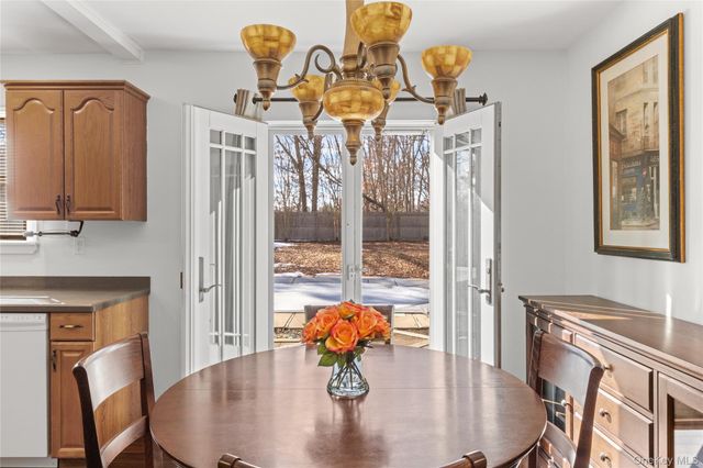 193 Glen Summer Road, Holbrook, NY 11741