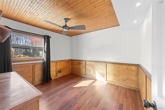 193 Glen Summer Road, Holbrook, NY 11741