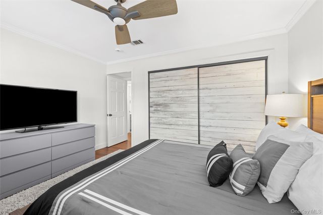 193 Glen Summer Road, Holbrook, NY 11741