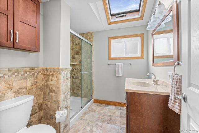 193 Glen Summer Road, Holbrook, NY 11741