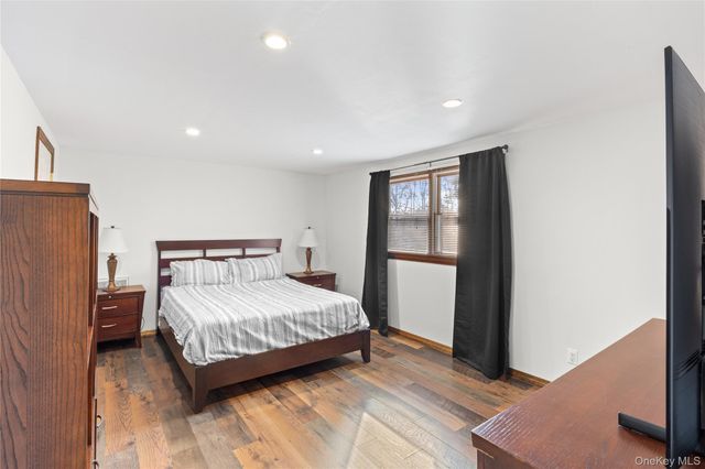 193 Glen Summer Road, Holbrook, NY 11741