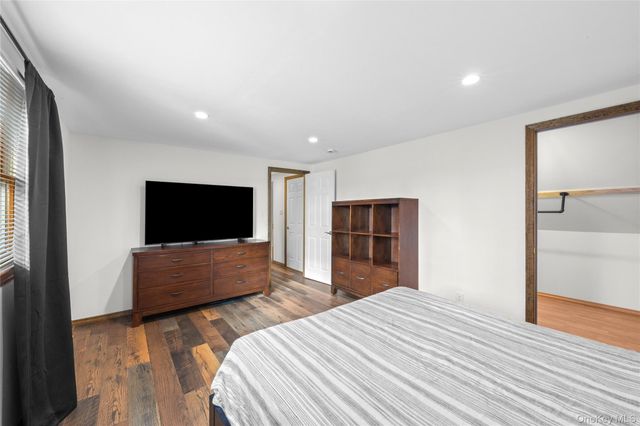 193 Glen Summer Road, Holbrook, NY 11741