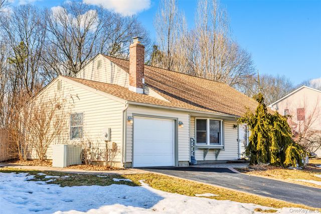 193 Glen Summer Road, Holbrook, NY 11741