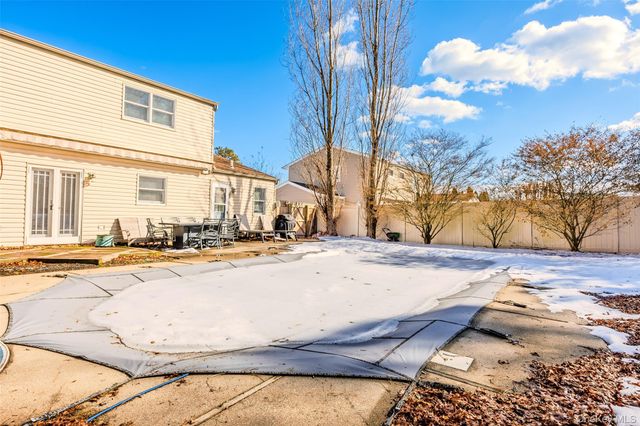 193 Glen Summer Road, Holbrook, NY 11741