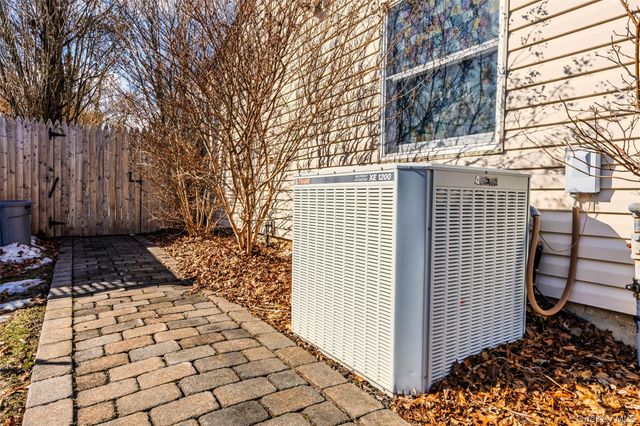 193 Glen Summer Road, Holbrook, NY 11741