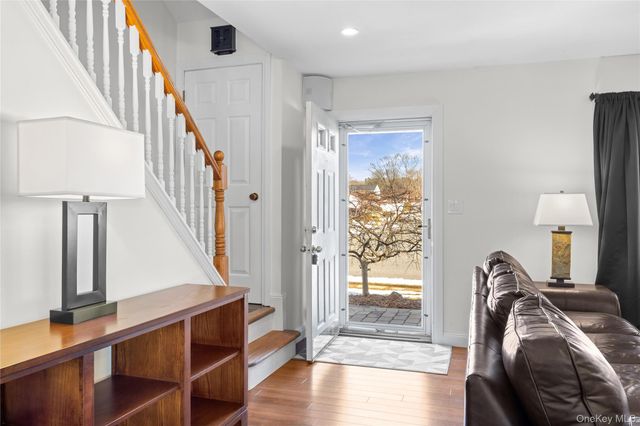 193 Glen Summer Road, Holbrook, NY 11741