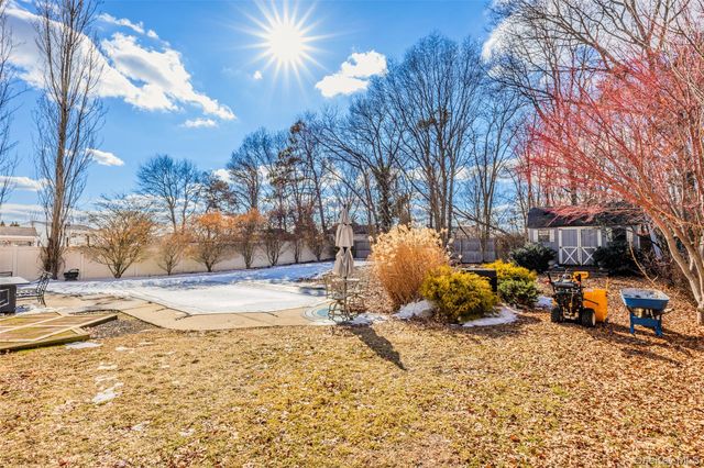 193 Glen Summer Road, Holbrook, NY 11741