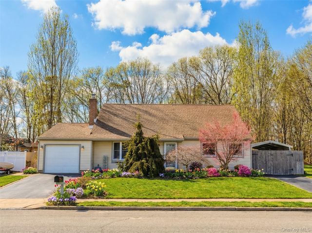 193 Glen Summer Road, Holbrook, NY 11741