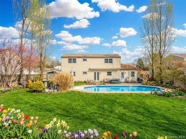 193 Glen Summer Road, Holbrook, NY 11741