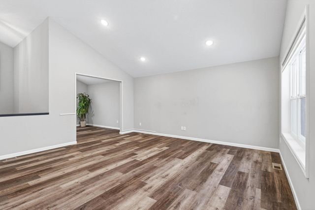 9242 25th Street NE, Saint Michael, MN 55376