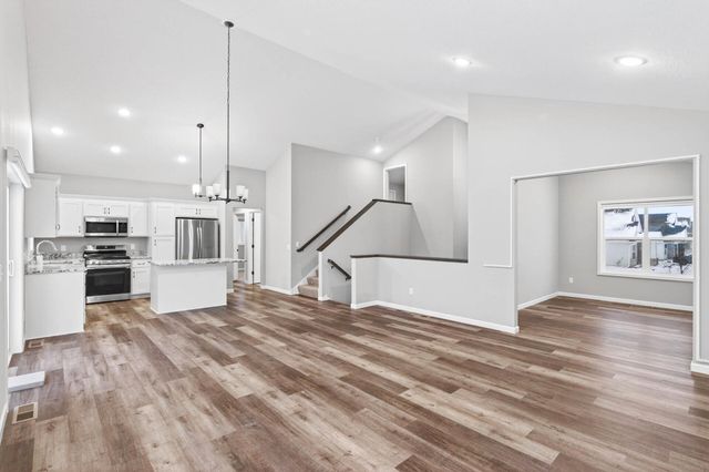 9242 25th Street NE, Saint Michael, MN 55376