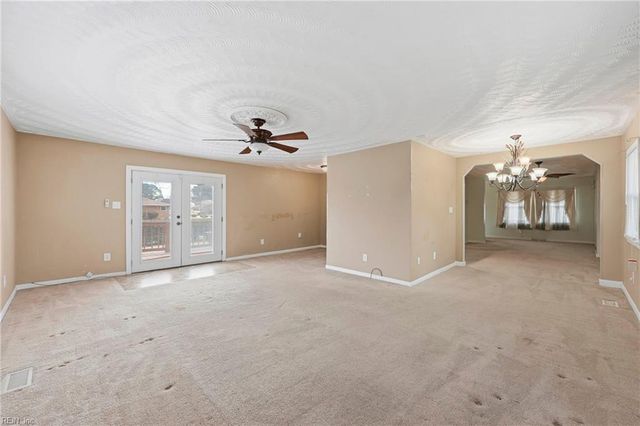 100 Bramston DR, Hampton, VA 23666