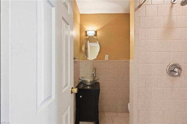 100 Bramston DR, Hampton, VA 23666