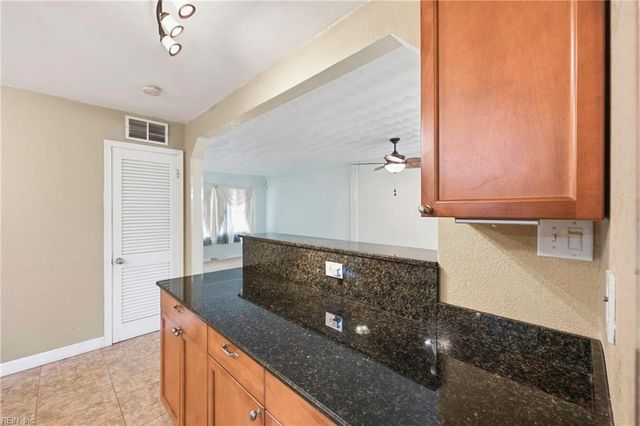 100 Bramston DR, Hampton, VA 23666