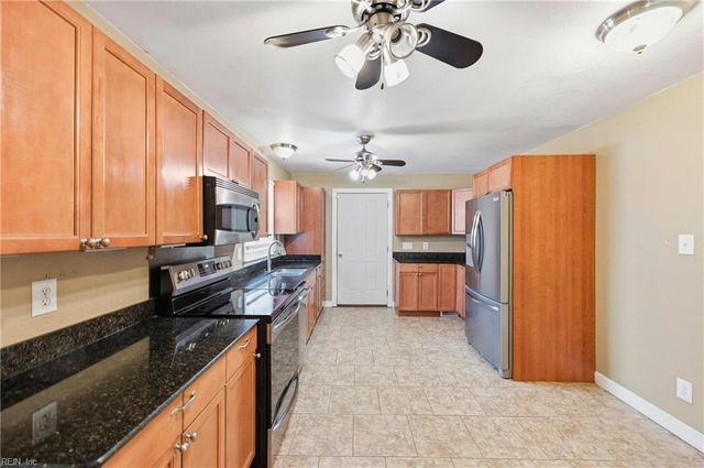 100 Bramston DR, Hampton, VA 23666