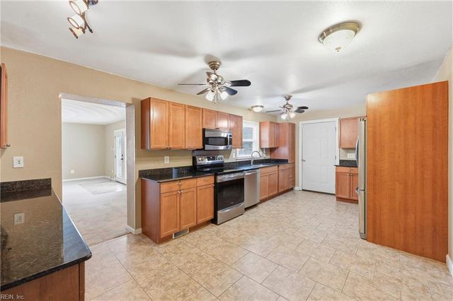 100 Bramston DR, Hampton, VA 23666