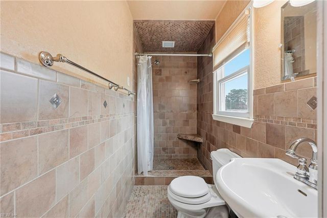 100 Bramston DR, Hampton, VA 23666