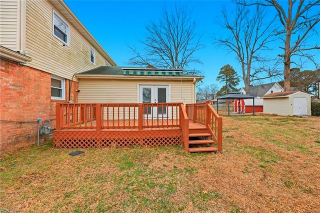 100 Bramston DR, Hampton, VA 23666