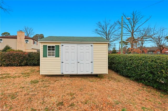 100 Bramston DR, Hampton, VA 23666