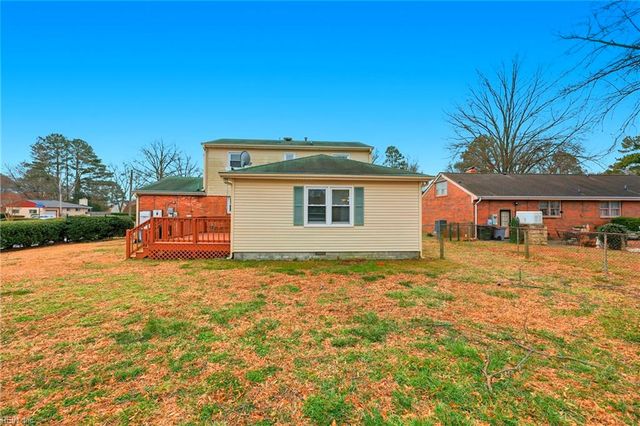 100 Bramston DR, Hampton, VA 23666