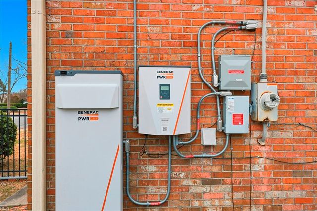 100 Bramston DR, Hampton, VA 23666