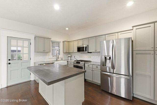 1574 Wales Run Rd, Mt Washington, KY 40047